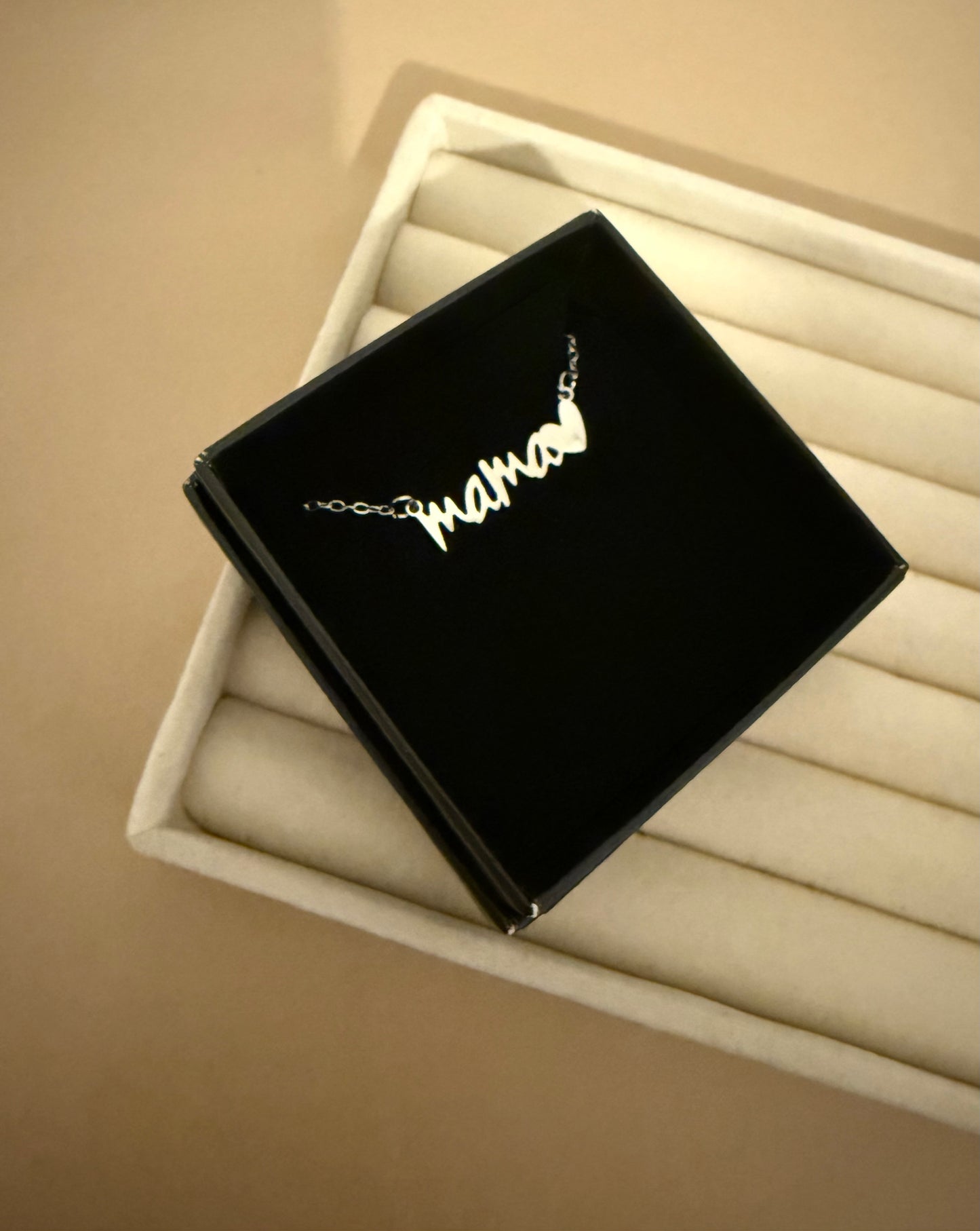 Mama m. Hjerte Halskæde - Forsølvet